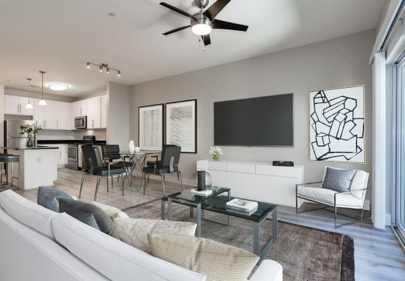 800 Carlyle